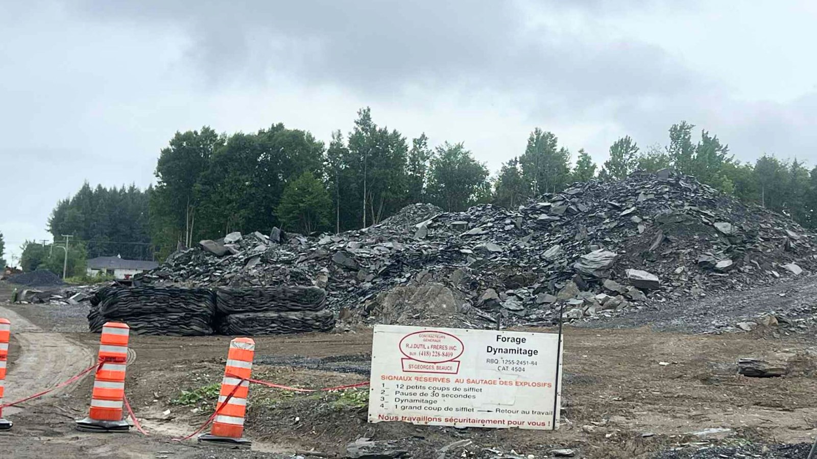 Le dynamitage interrompu sur la 22e avenue