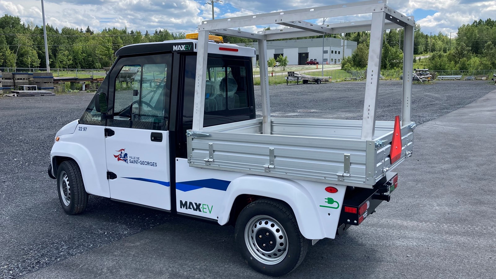 Saint-Georges achète un véhicule électrique utilitaire