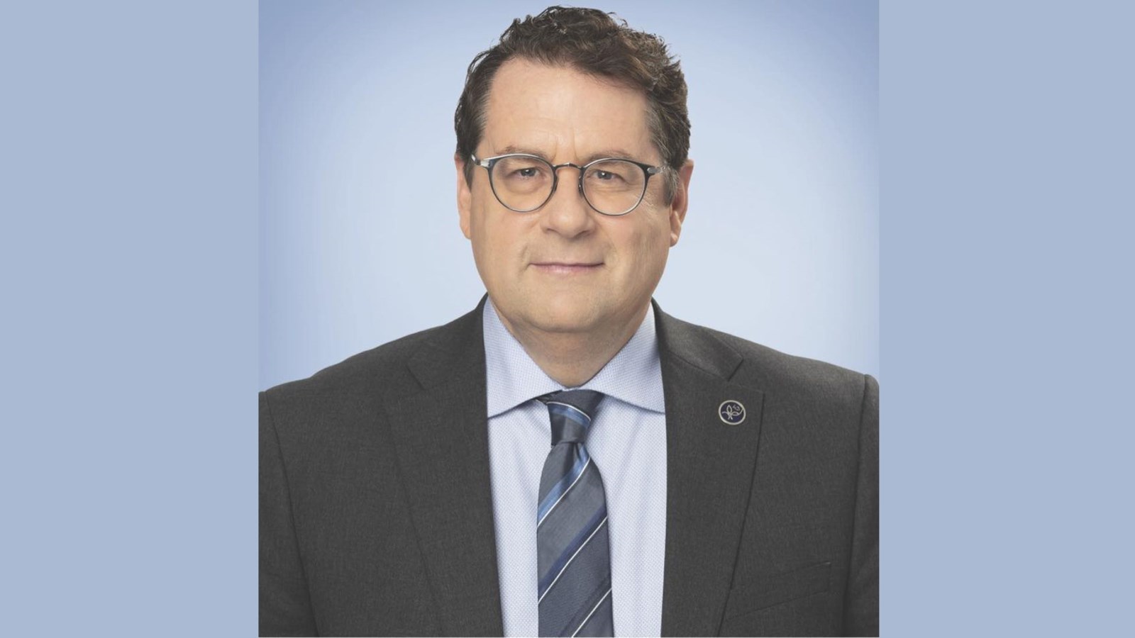 Coupures budgétaires en éducation: Bernard Drainville fait marche arrière