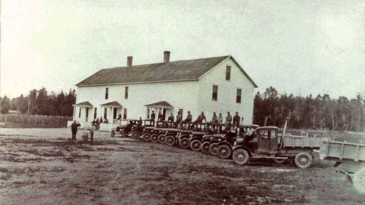 Les camions Reo d'Édouard Lacroix
