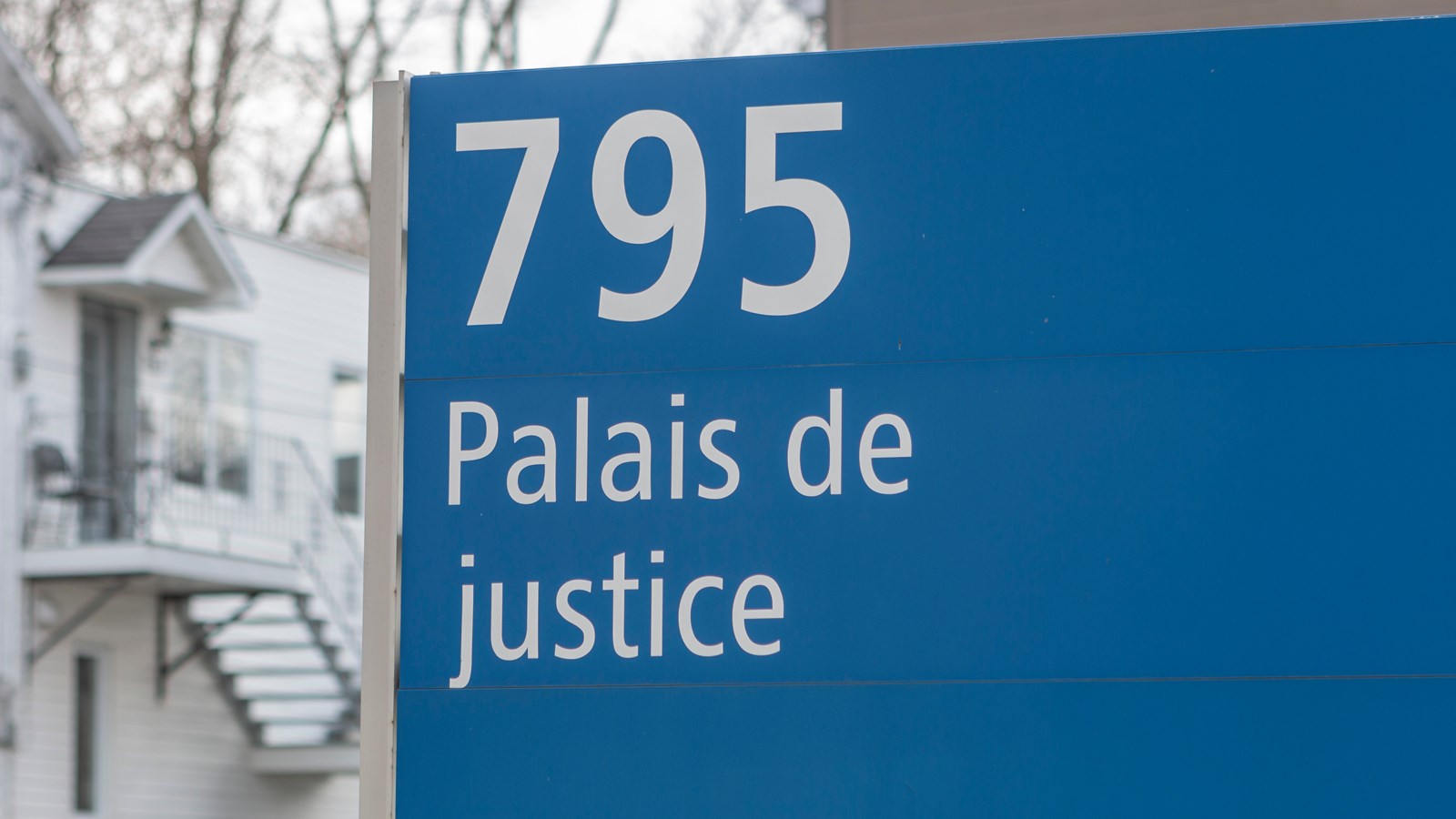 Simon Bédard plaide coupable à des accusations liées aux armes et à la cocaïne