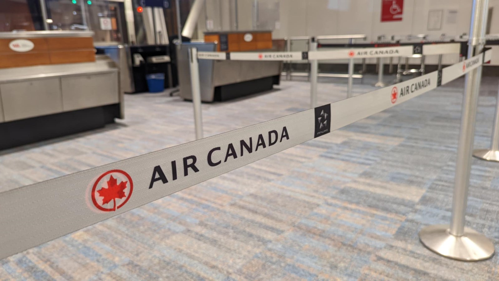 Air Canada annonce un lock-out de ses agents de bord après un avis de grève