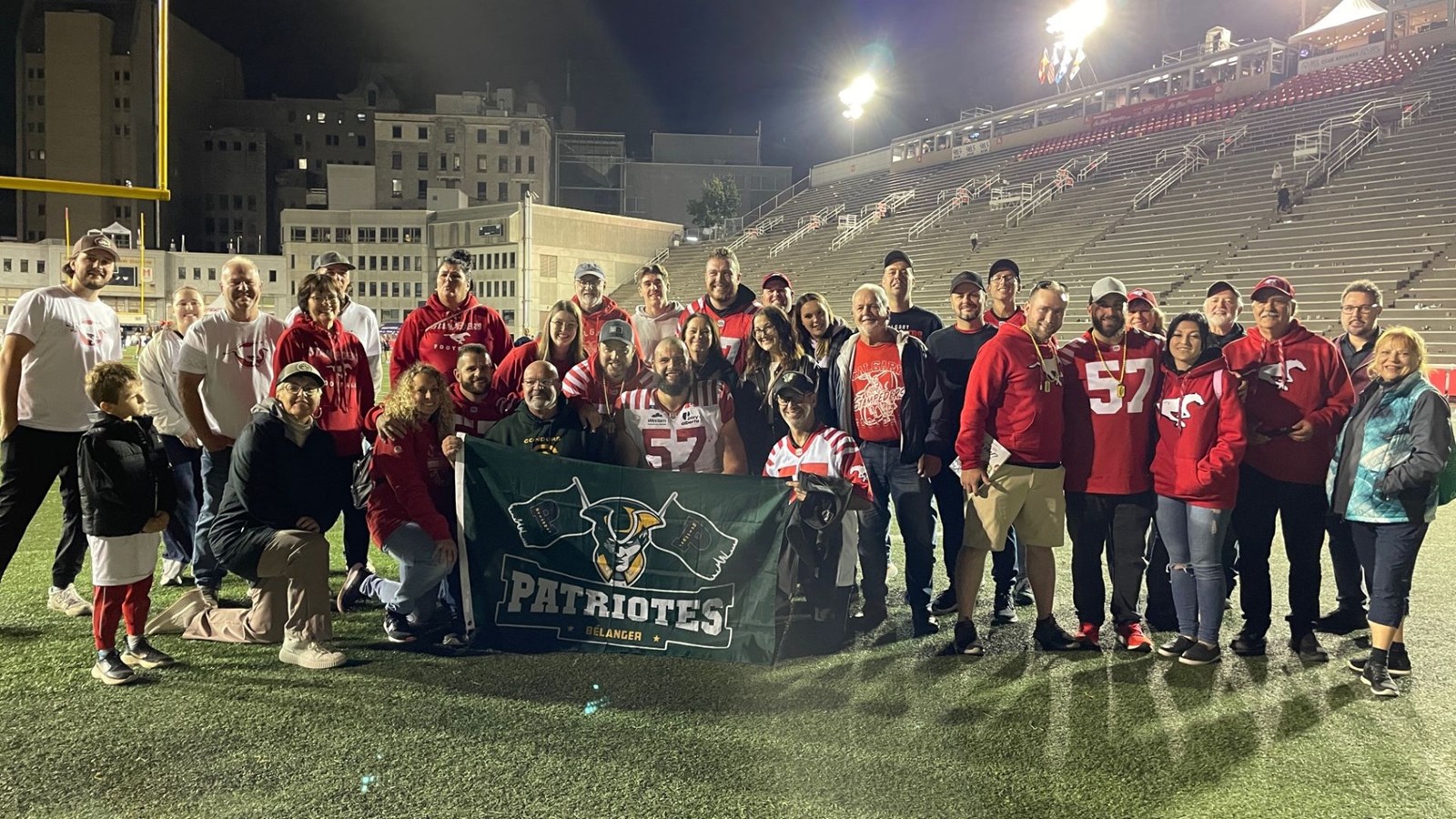 Une délégation beauceronne pour encourager Christopher Fortin 