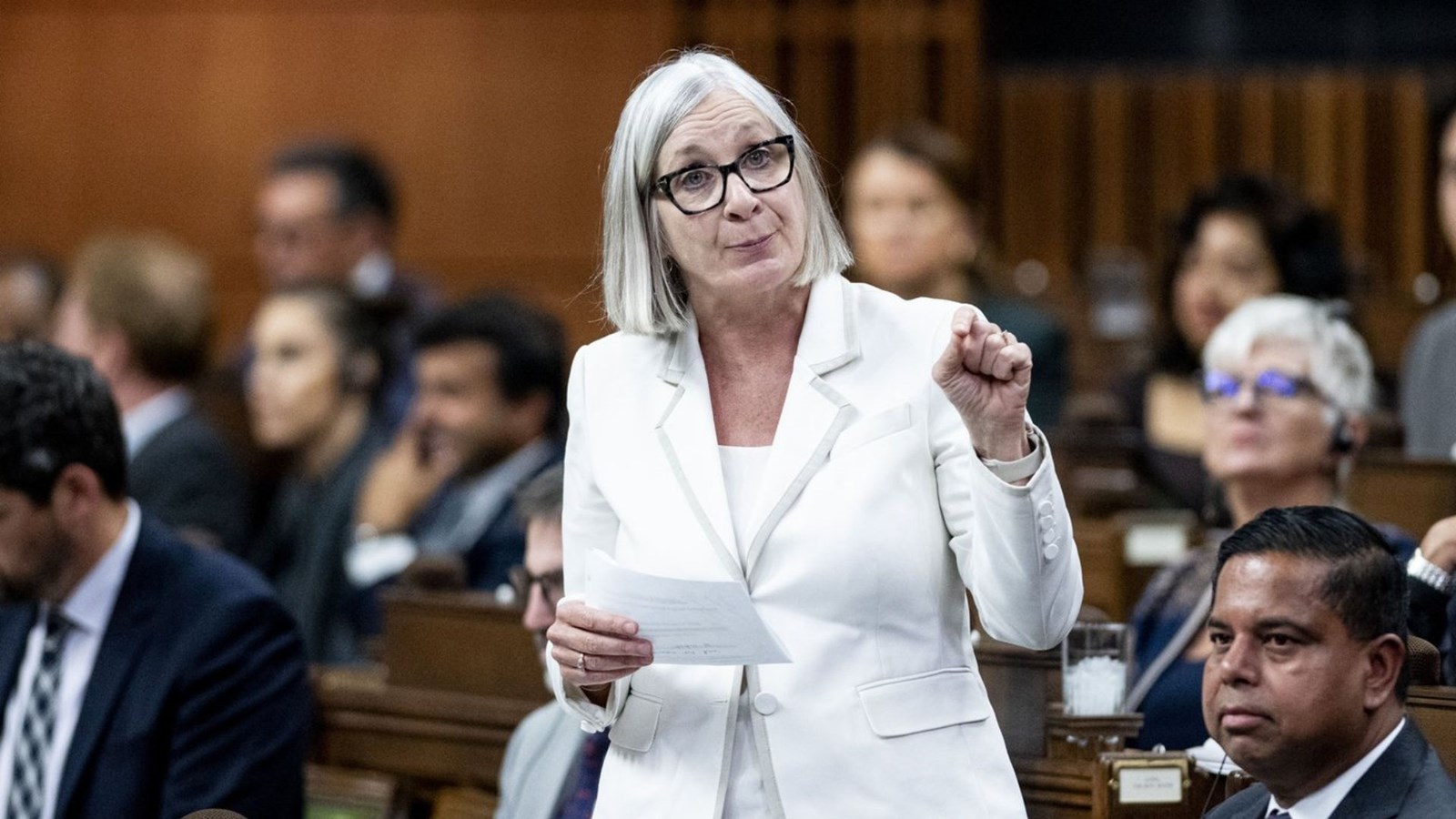 La ministre de l’Emploi exhorte Postes Canada à déposer une nouvelle offre