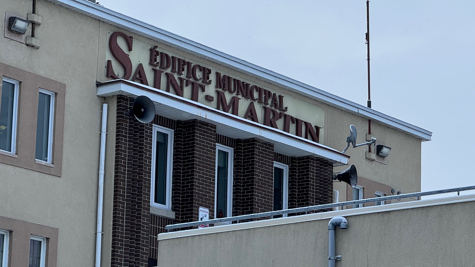 Un référendum envisagé à Saint-Martin sur le projet de terrain de tennis