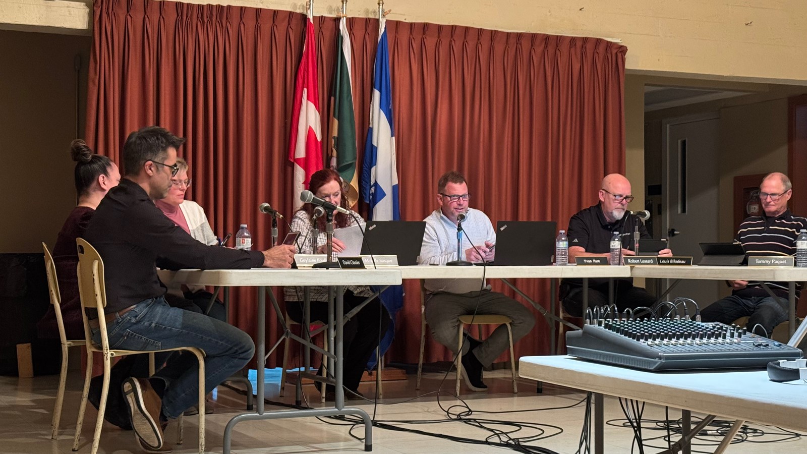 Terrain de tennis à Saint-Martin: le maire nuance et évoque la suite