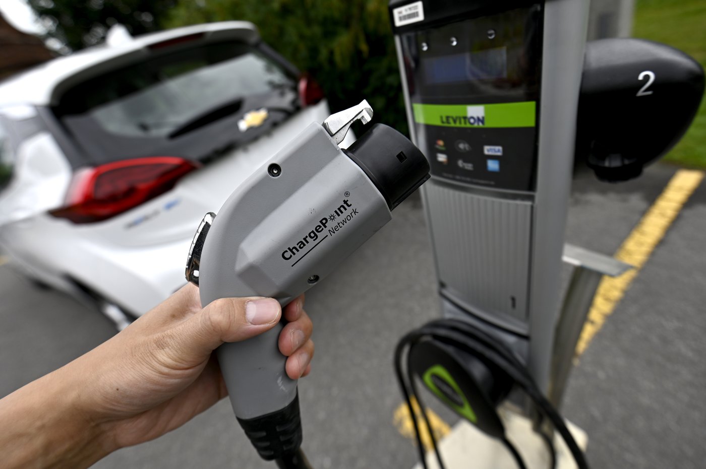Ottawa prévoit d'ajouter 8000 nouvelles bornes de recharge