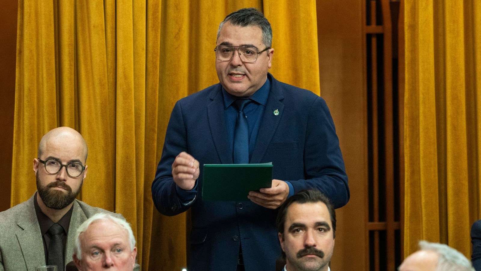 Le député Jason Groleau demande de mettre fin au chaos en immigration