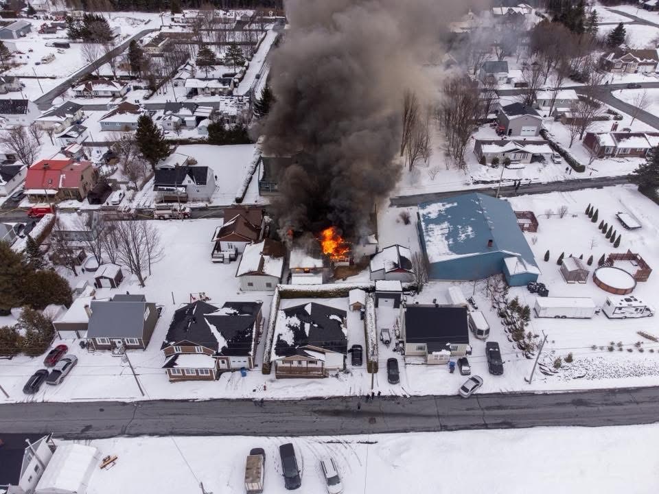 Une résidence touchée par un incendie à Saint-Honoré-de-Shenley
