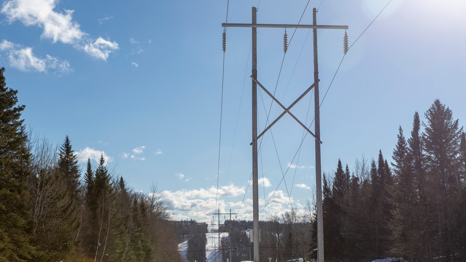Près de 10 000 foyers privés d'électricités dans les Etchemins