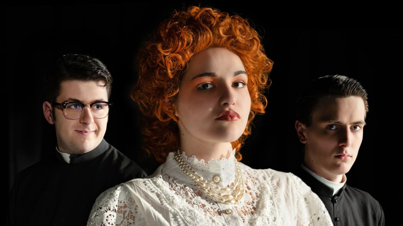 Deux représentations de la pièce «La Divine Illusion»