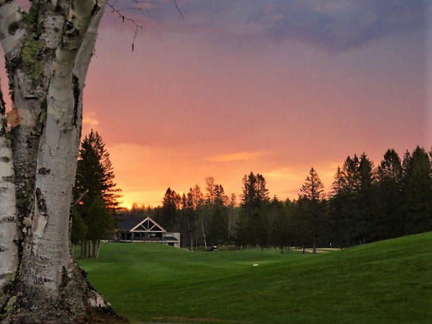 Levé du soleil au Club de Golf